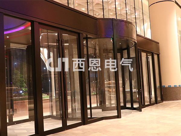 酒店旋轉(zhuǎn)門的設(shè)計有哪些講究